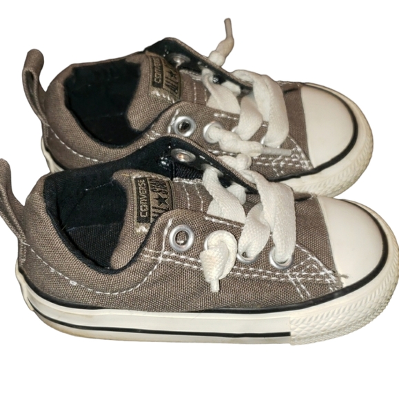 Converse Other - ❤️5/$25 EUC Converse Shoes